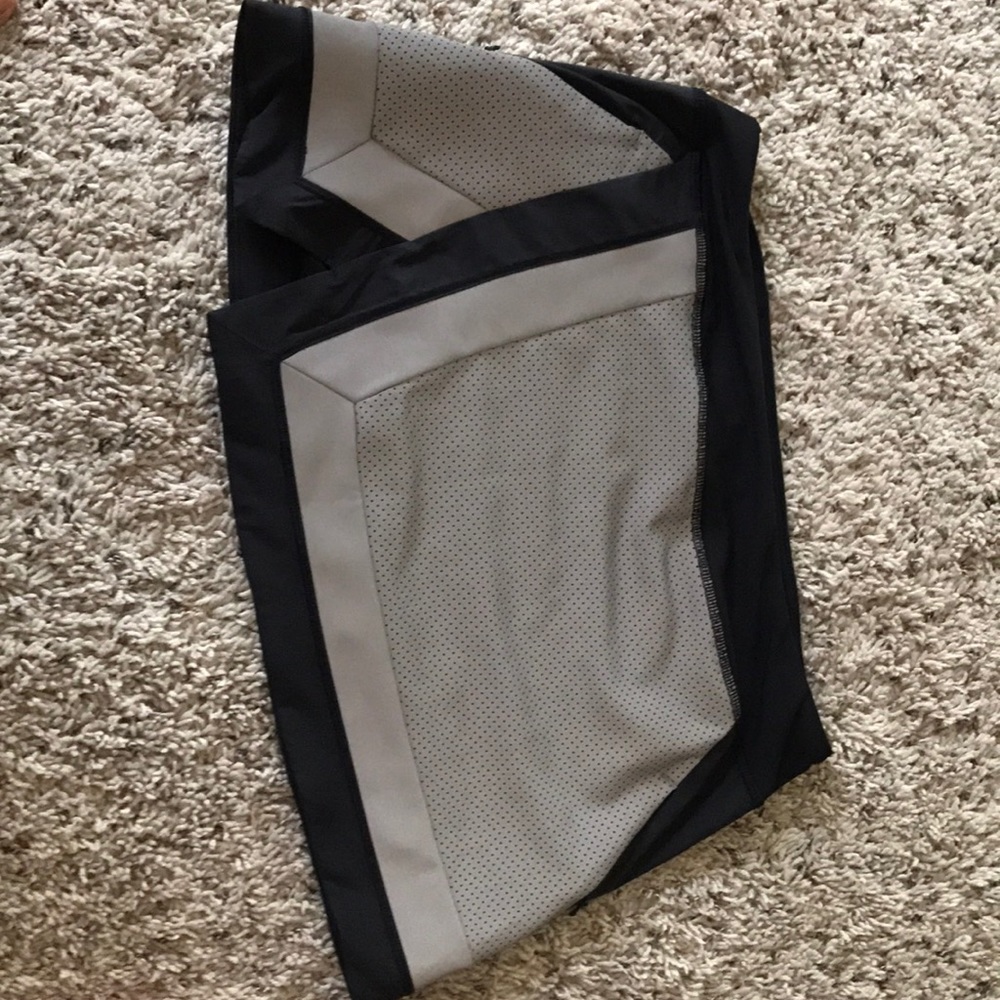 RARE REFLECTIVE LULULEMON SKIRT
